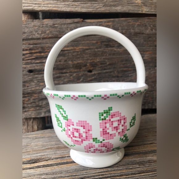 Cross Stitch pattern Basket Ceramic Planter trinket dish with handles Portugal🩷 - Picture 2 of 11